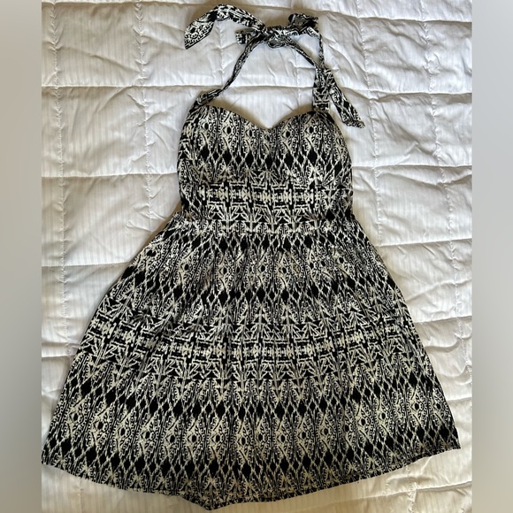 No boundaries black and white patterned halter dress size XL - Picture 5 of 5